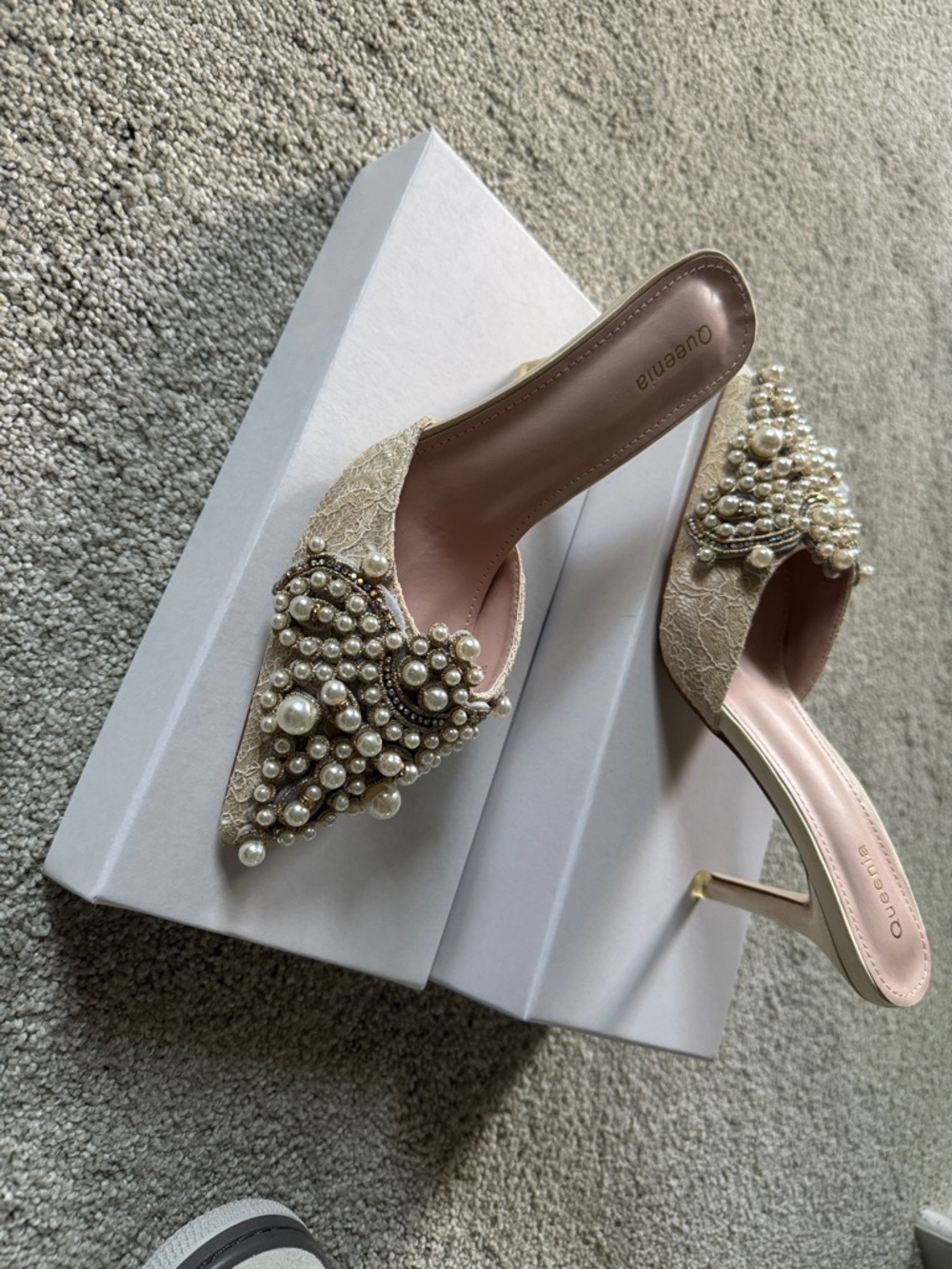 Pearl-Embellished Lace Pointed Mule - Ivory